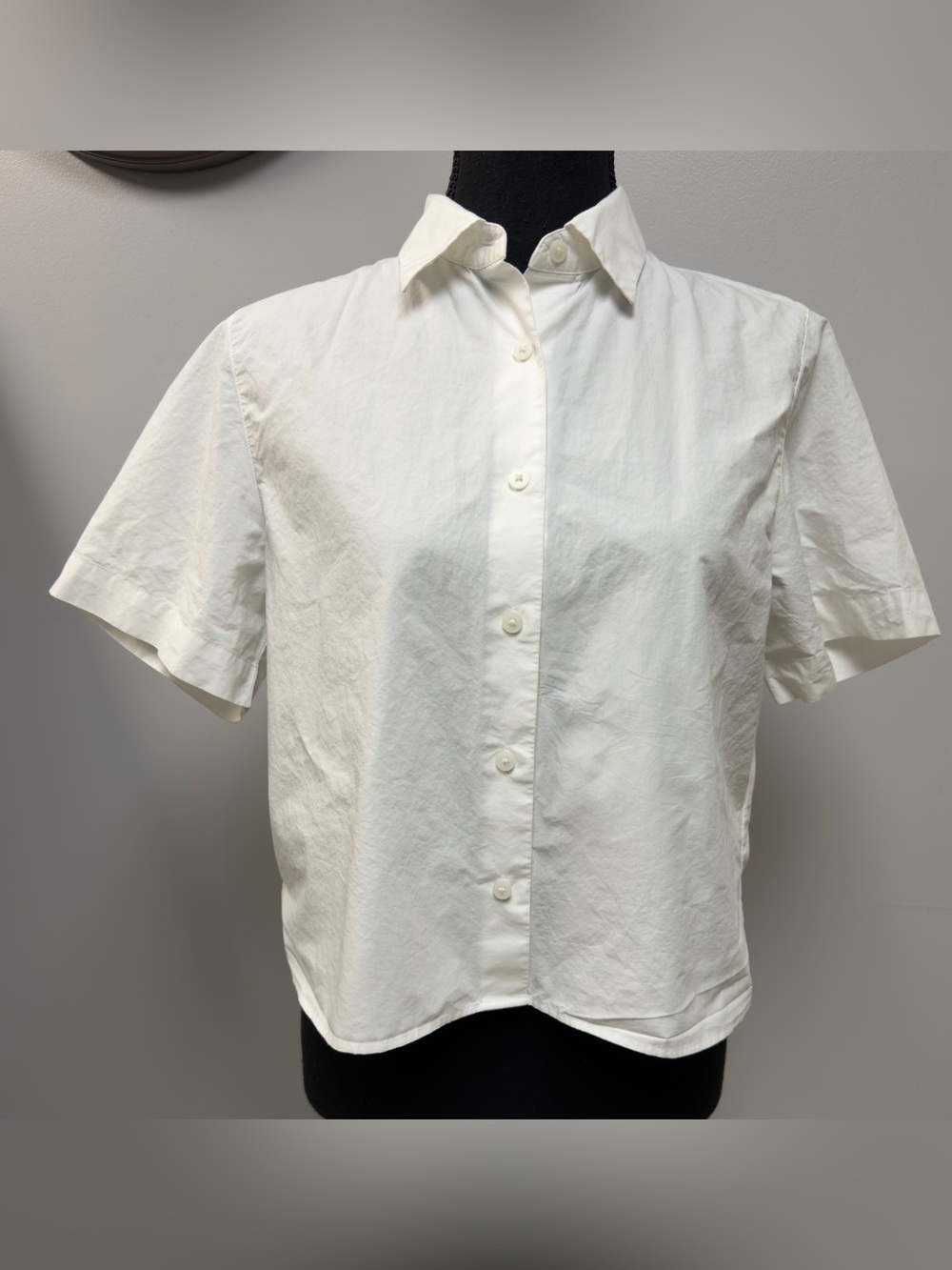 UNIQLO White Cotton Short Sleeve Cropped Button Up Shirt Blouse Womens Size XS